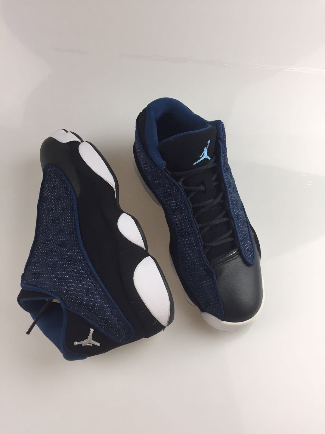 Jordan Flight Club 91 Sneakers in Navy and Volt