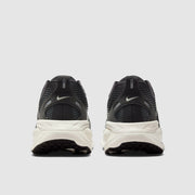 Nike Vomero 18 Wide