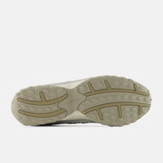 New Balance 204L
