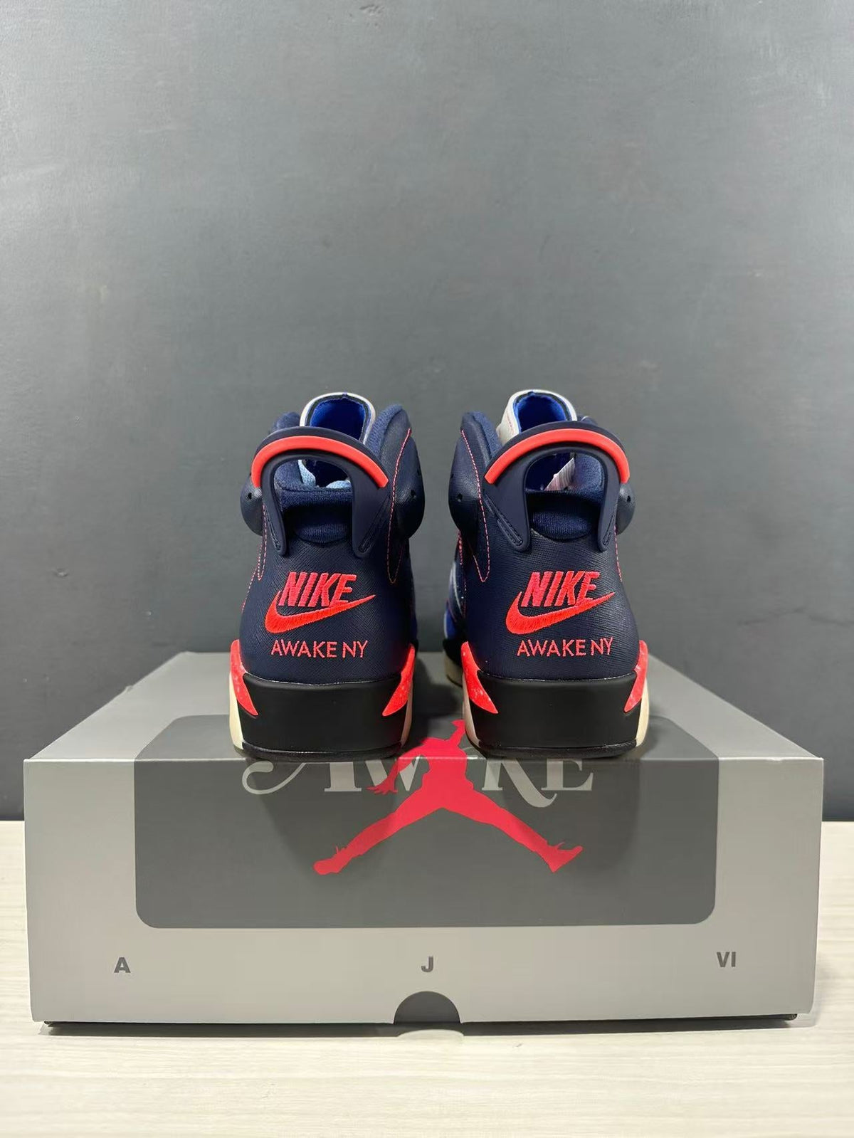 Jordan 6 Retro High-Top Sneakers Blue IQ5706-400