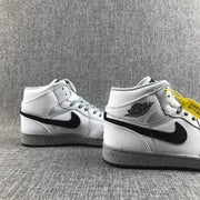 Air Jordan 1 Retro High OG White Grey Dot Sneakers