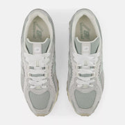 New Balance 204L