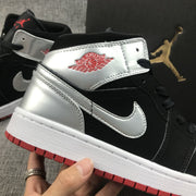 Air Jordan 1 Mid SE GS Black Silver Sneakers 554725-057