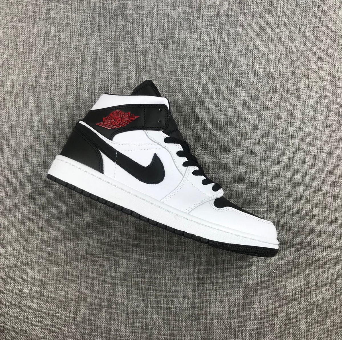 Jordan 1 Mid Reverse Black Toe Black and White Sneakers BQ6472-101