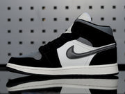 Jordan 1 Retro High OG Black White Sneakers 852542-011