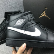 Air Jordan 1 Mid Black White Sneakers 554724-049