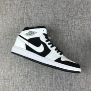 Jordan Air Jordan 1 Mid Black White Sneakers 554724-113