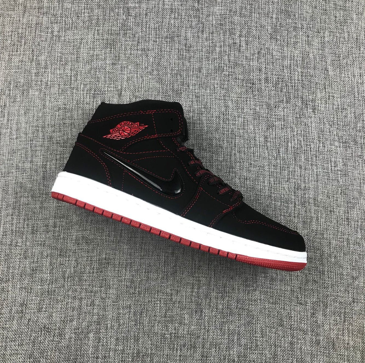Jordan Air Jordan 1 Mid Sneakers Black Red CK5665-062