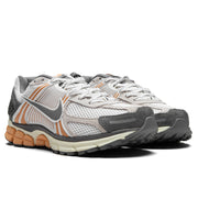 Zoom Vomero 5 - Phantom/Flat Pewter/Copper Moon
