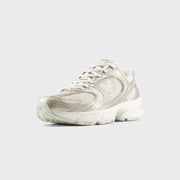 New Balance 530 - Gold Metallic / Linen