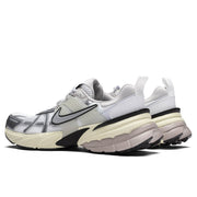V2K Run - Summit White/Metallic Silver