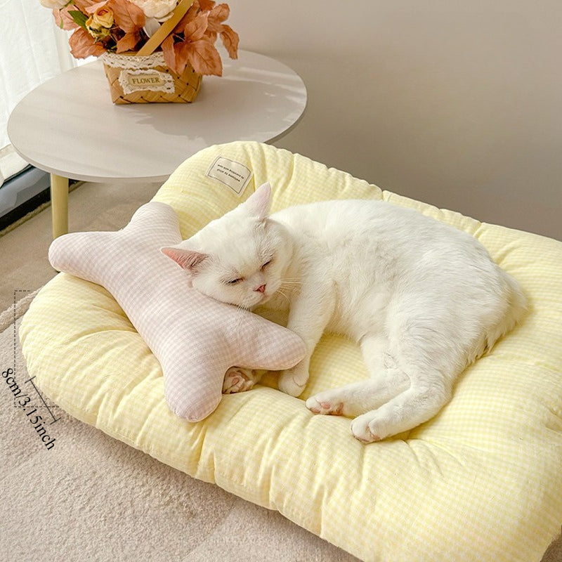 A Thick, All-Season Cat Bed Suitable for Kittens And Young Cats to Sleep on
