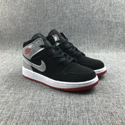 Air Jordan 1 Mid SE GS Black Silver Sneakers 554725-057