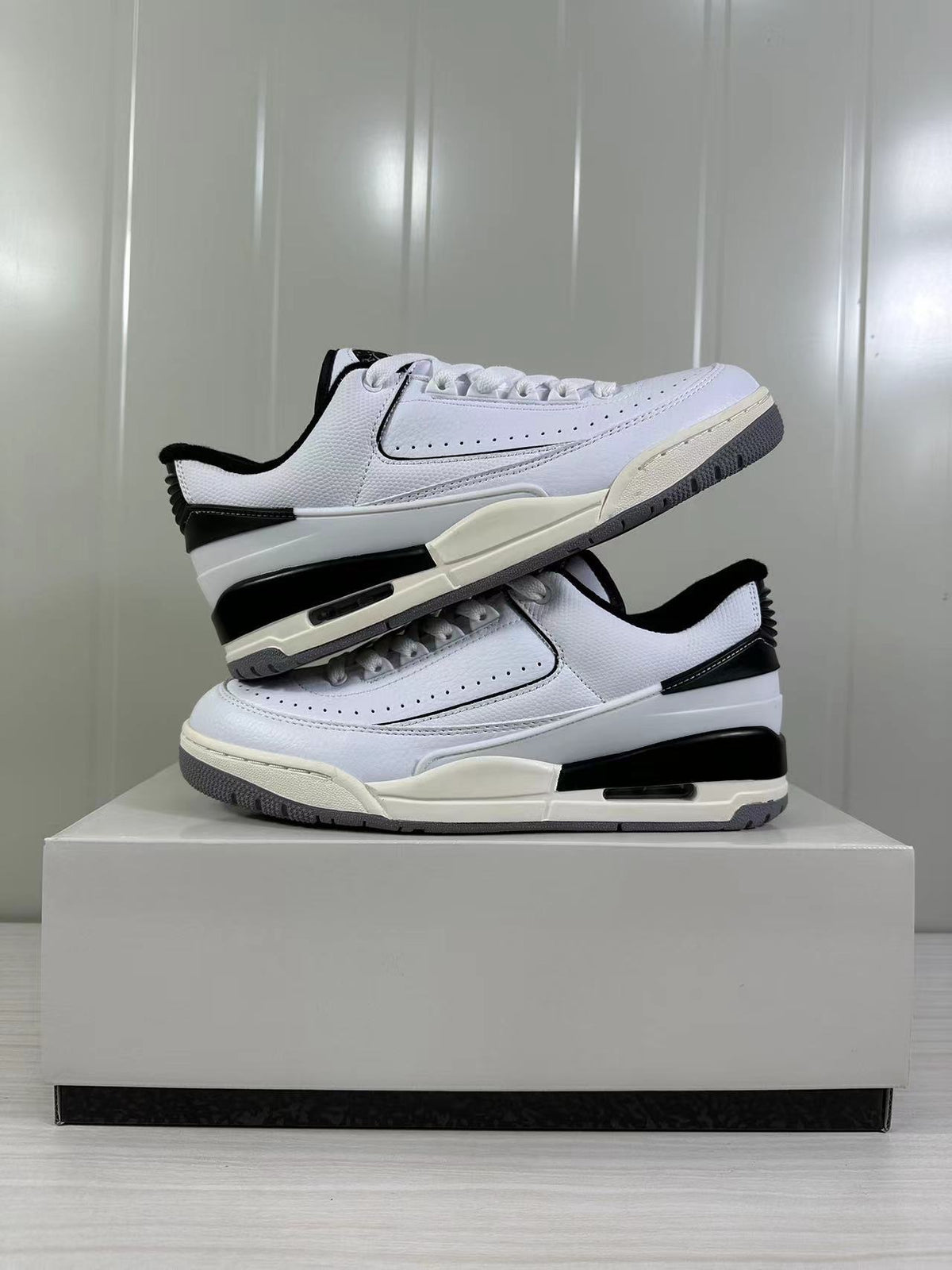 Jordan Air Jordan 2/3 Low Sneakers White Black FD0383-100