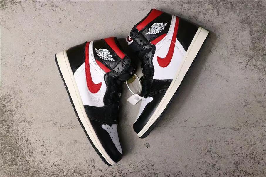 Air Jordan 1 Retro High OG Gym Red Sneakers