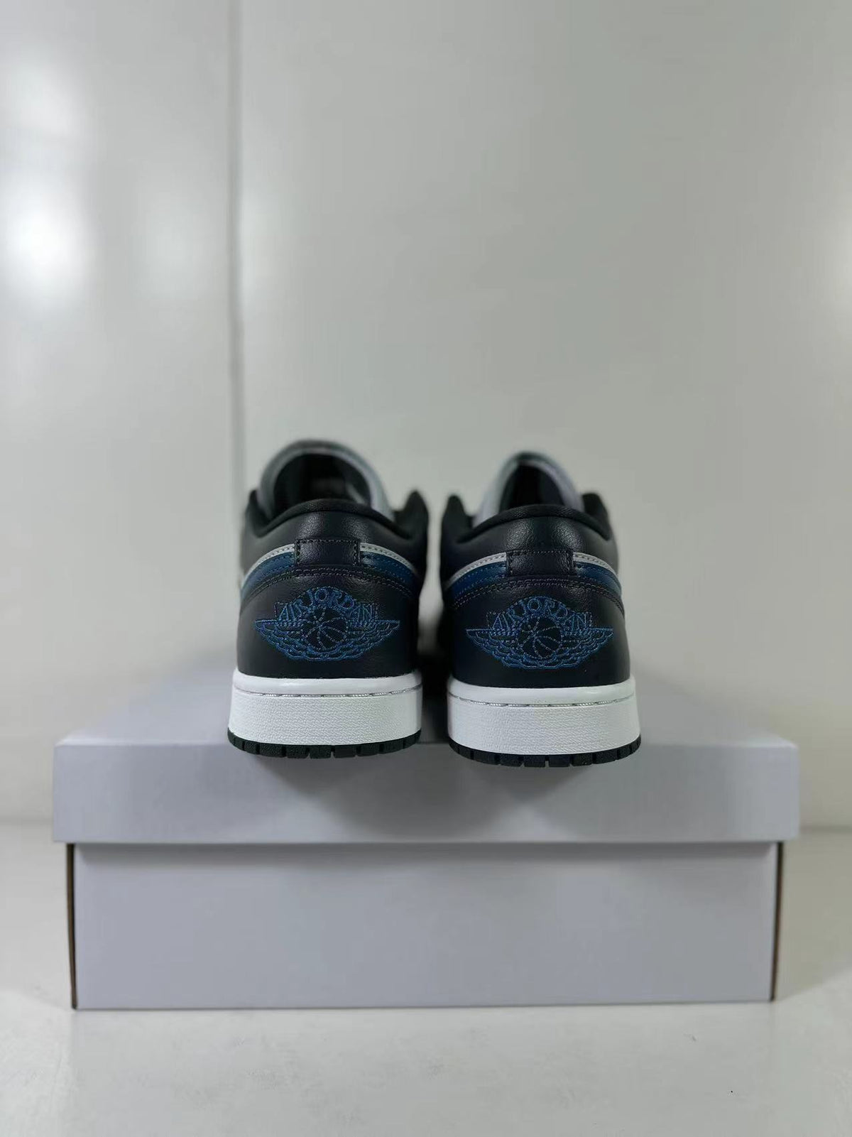 Jordan Air Jordan 1 Low Black Grey Blue DC0774-040
