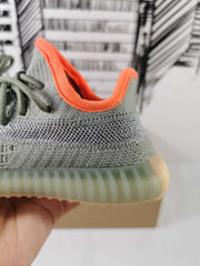 Yeezy 350 V2 Kids Sneakers in Grey and Orange