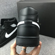 Air Jordan 1 Mid Black White Sneakers 554724-049