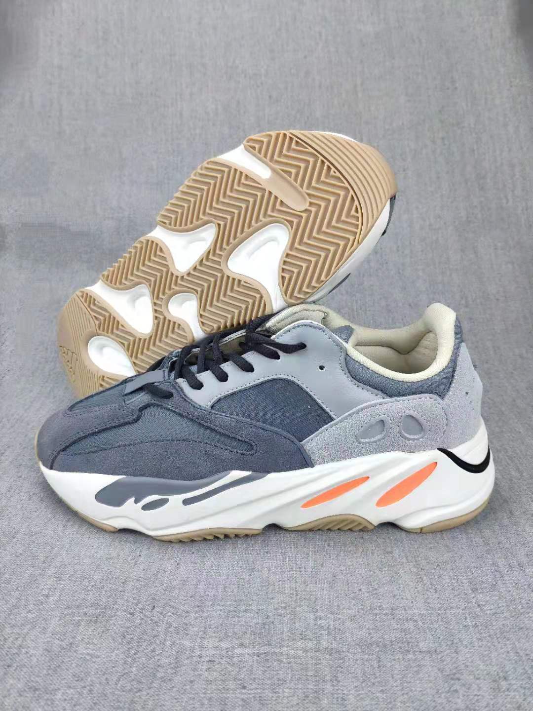 Nike Air Max 720 Sneakers Gray, White and Orange