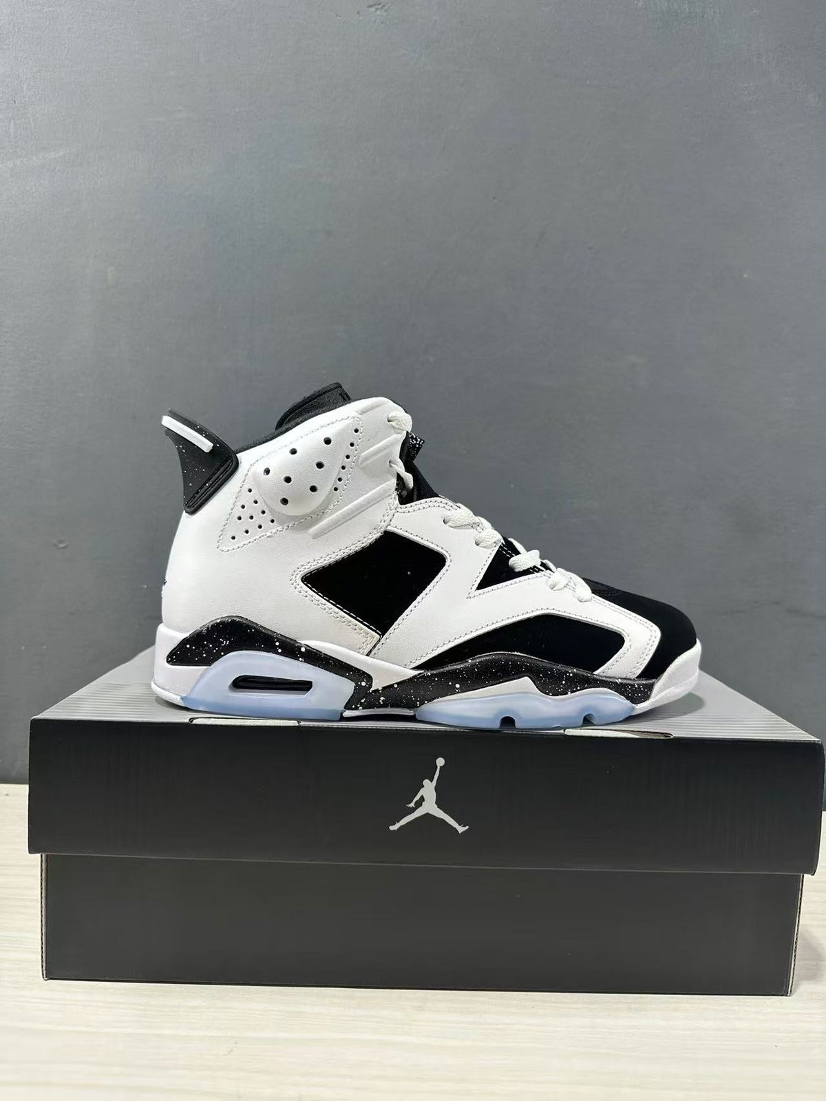 Jordan Air Jordan 6 Reverse Oreo Sneakers White Black CT8529-108