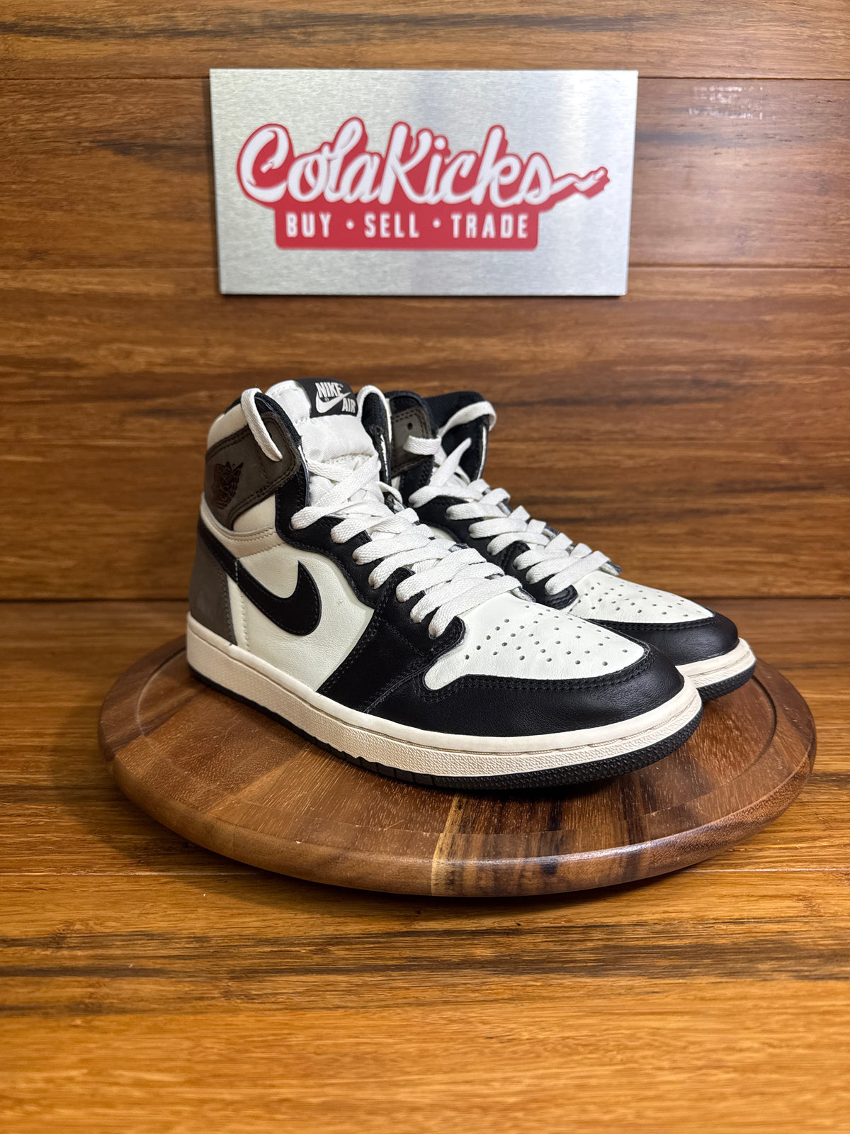 Jordan 1 Retro High Dark Mocha