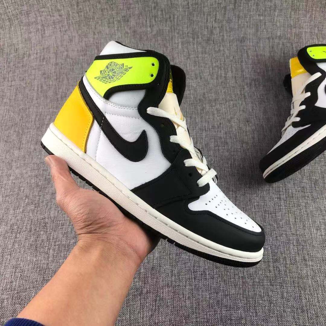Jordan Air Jordan 1 High OG Volt Gold Sneakers Black White