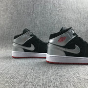 Air Jordan 1 Mid SE GS Black Silver Sneakers 554725-057