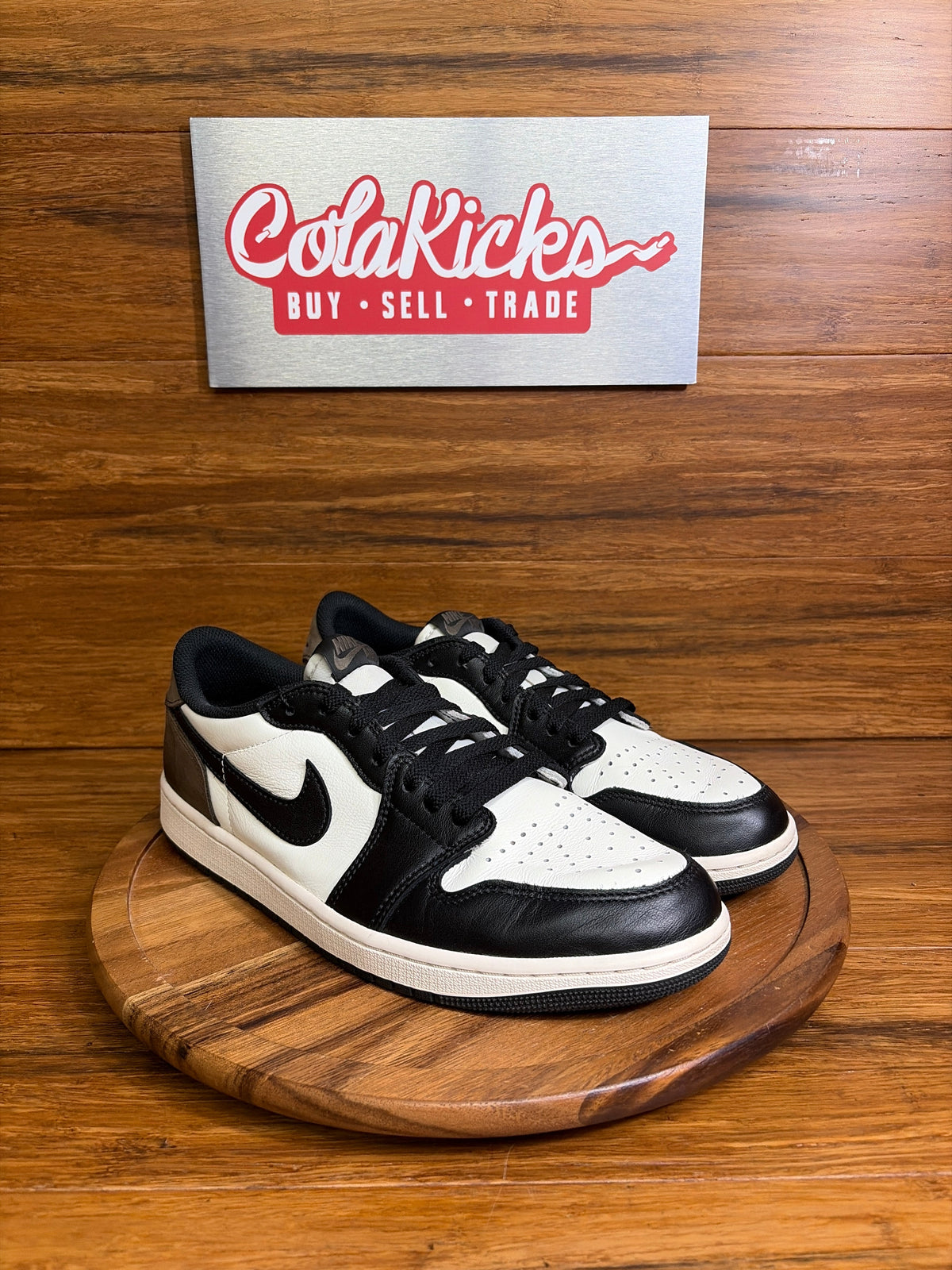 Jordan 1 Retro Low OG Mocha